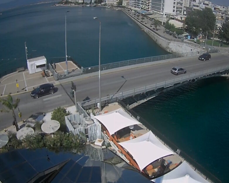 Στην κυκλοφορία ξανά η γέφυρα της Χαλκίδας που είχε «νεκρώσει» την πόλη λόγω βλάβης