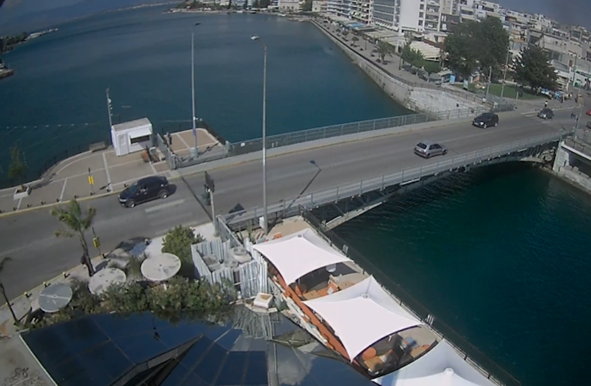 Στην κυκλοφορία η γέφυρα της Χαλκίδας