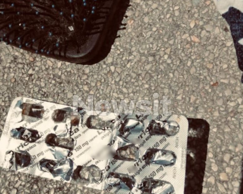 Παλαιό Φάληρο: Το μυστήριο με τα χάπια, η βούρτσα και οι κηλίδες αίματος στα ρούχα που άφησε η μητέρα της μικρής Τζένα στη σακούλα