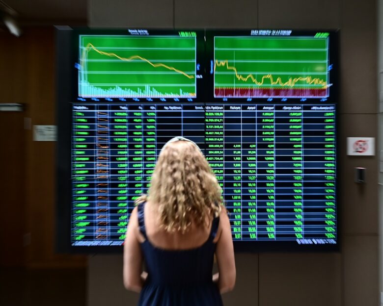 Forbes: Το θαύμα της ελληνικής αγοράς την καθιστά την κορυφαία χώρα σε απόδοση για το 2025