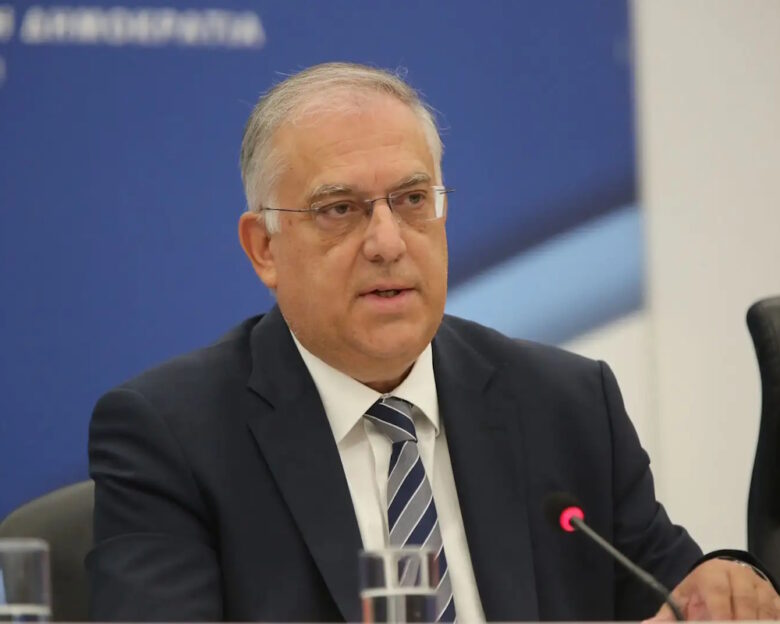Θεοδωρικάκος: «Φρένο» στις τιμές των σχολικών ειδών στα σούπερ μάρκετ
