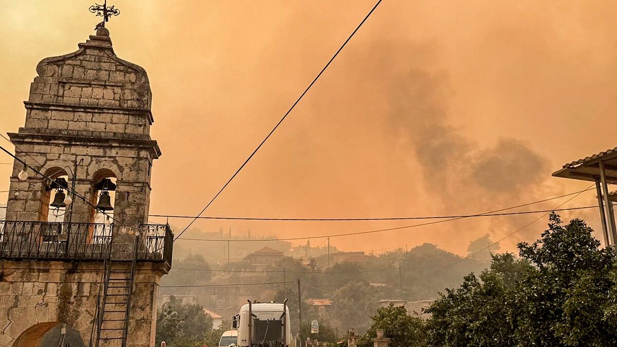 Φωτιά στη Ζάκυνθο