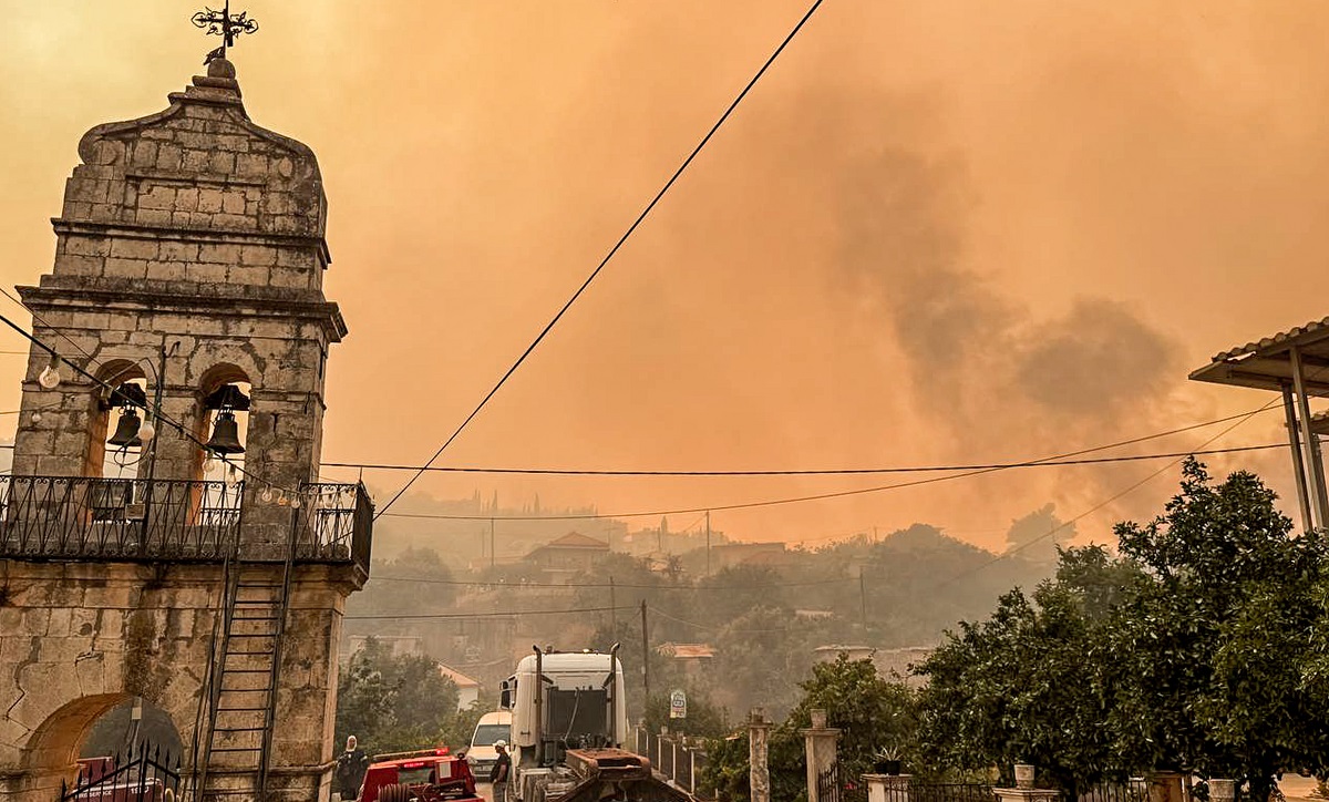 Φωτιά στη Ζάκυνθο