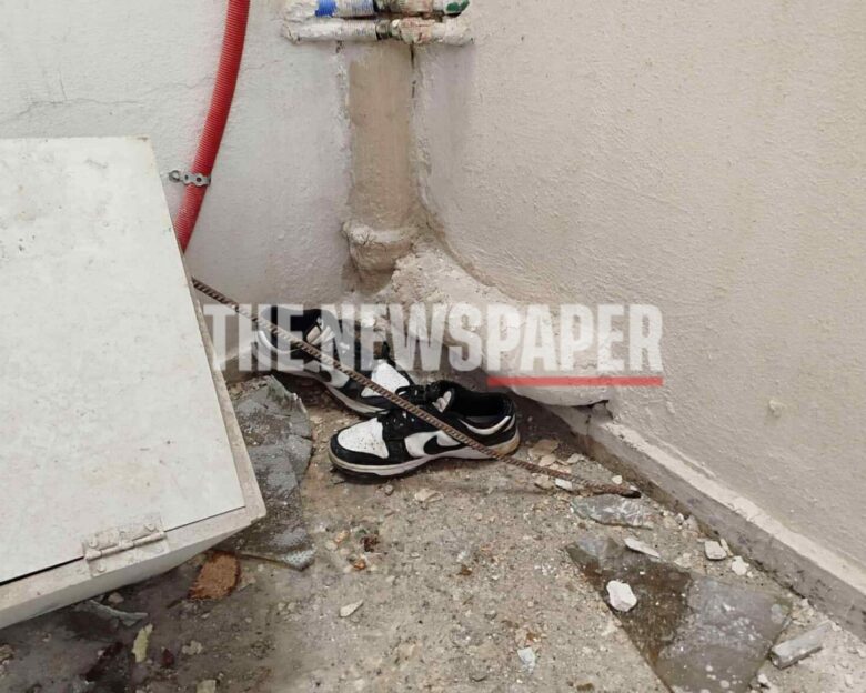 Βόλος: Ο 20χρονος που σκοτώθηκε διασκέδαζε με φίλους στην ταράτσα – Φοβήθηκαν, άρχισαν να τρέχουν και υποχώρησε το πλεξιγκλάς του φωταγωγού