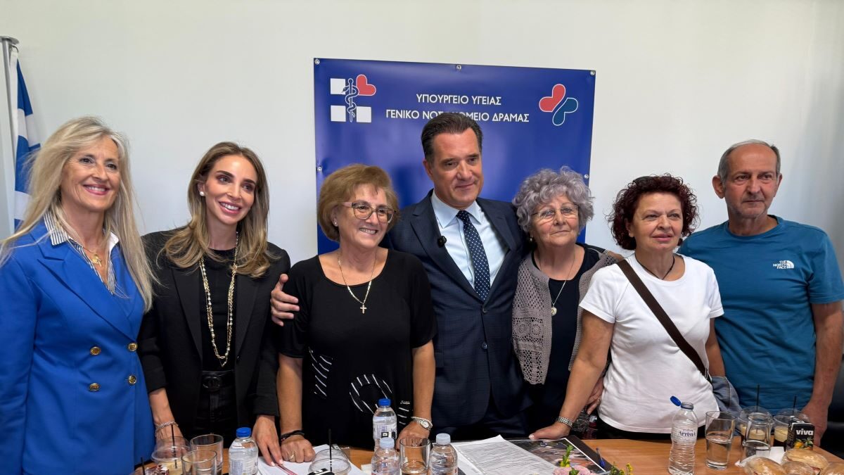 Ο Άδωνις Γεωργιάδης στο νοσοκομείο Δράμας