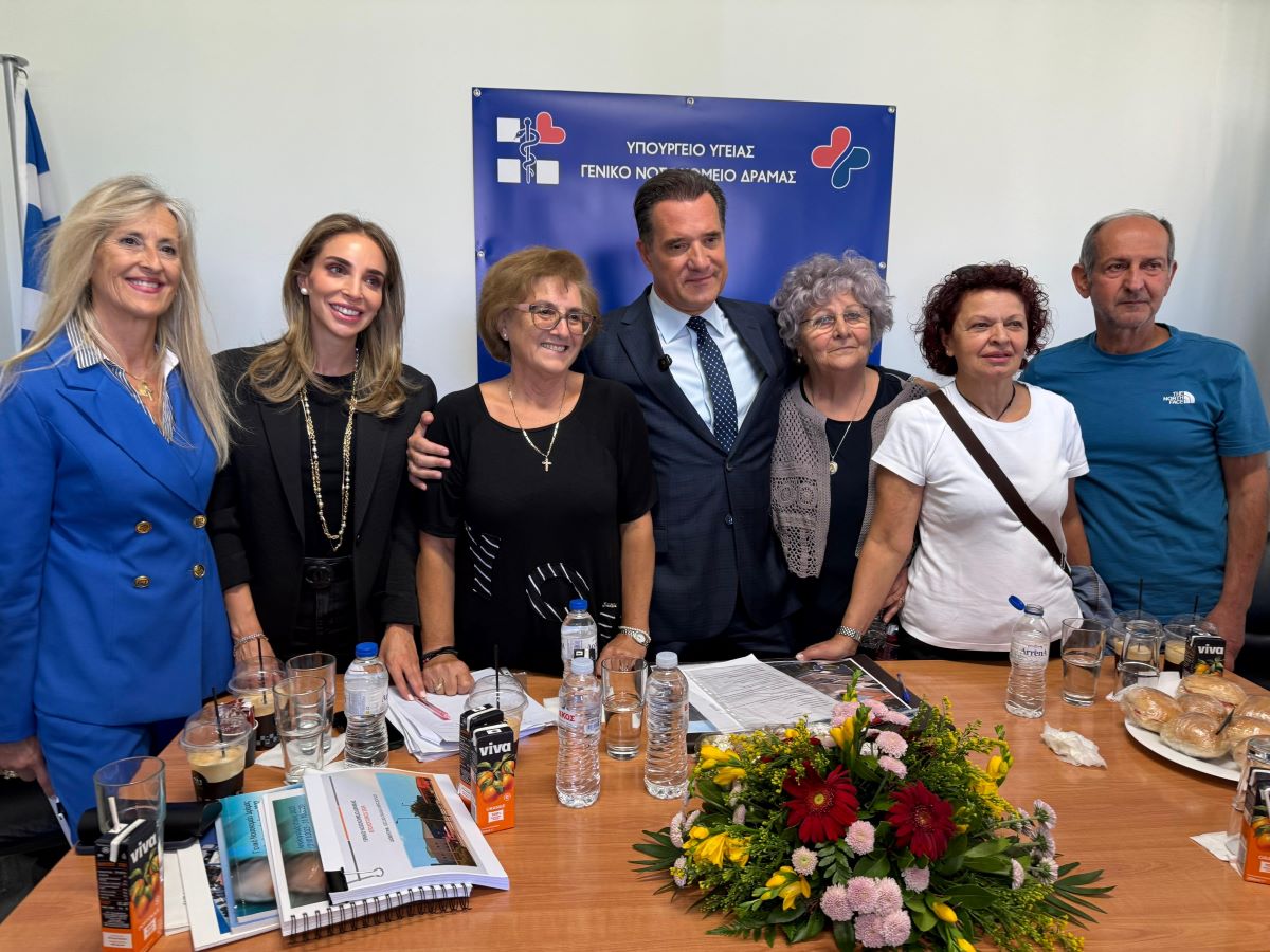 Ο Άδωνις Γεωργιάδης στο νοσοκομείο Δράμας