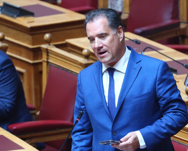 Επίθεση Γεωργιάδη σε Ακρίτα για τον διευθυντή του Ιπποκράτειου: «Ο ΣΥΡΙΖΑ θέλει να χειρουργεί κανονικά με το φακελάκι;»