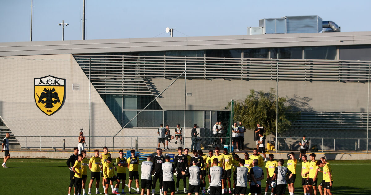 AEK players made a barbecue in Spata