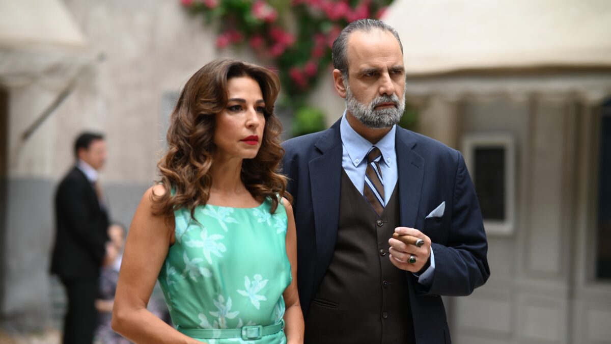 Κατερίνα Παπουτσάκη, Δημήτρης Παπανικολάου