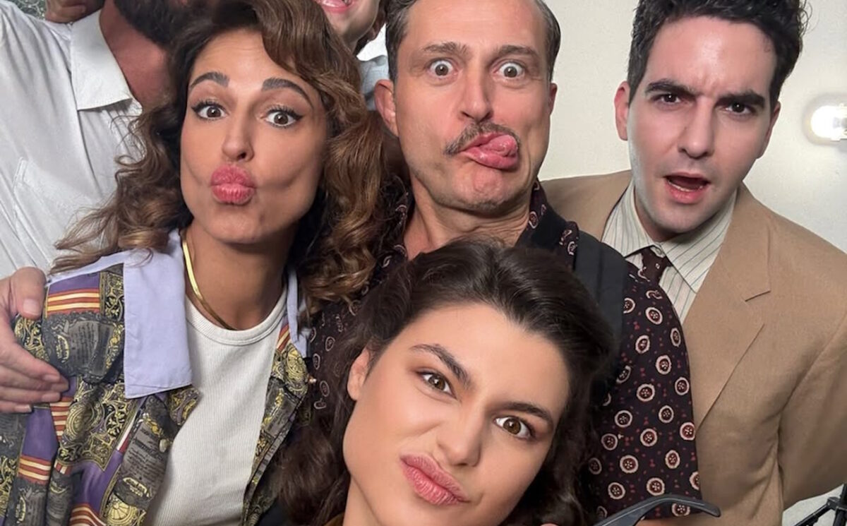 Άγιος έρωτας: Η funky selfie της Δανάης Παππά με τους συμπρωταγωνιστές της με αφορμή την πρεμιέρα του 2ου κύκλου