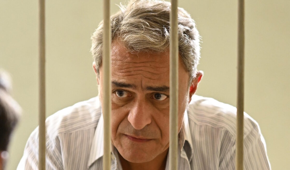 Θανάσης Κουρλαμπάς