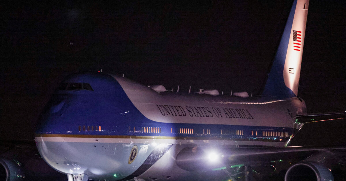 Audio with the Air Force One collision that carried Trump to Britain: “Pay attention, leave the ipad”
