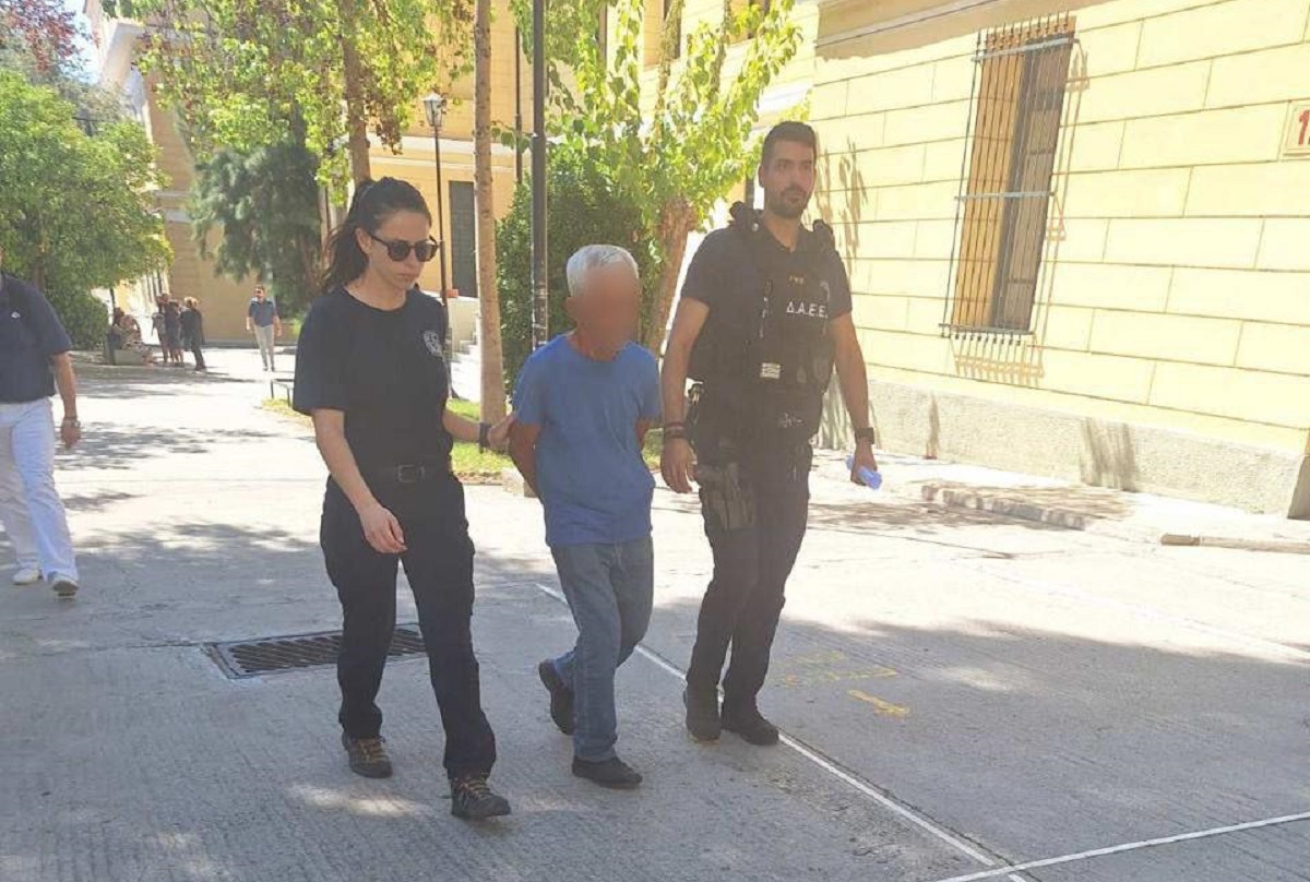 Προφυλακίζεται ο 62χρονος για τη φωτιά κοντά στο Κολλέγιο Αθηνών
