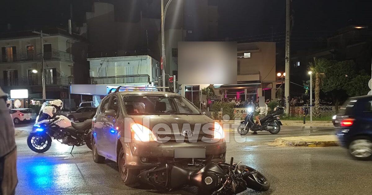 Car accident and car on Amphitheas Avenue