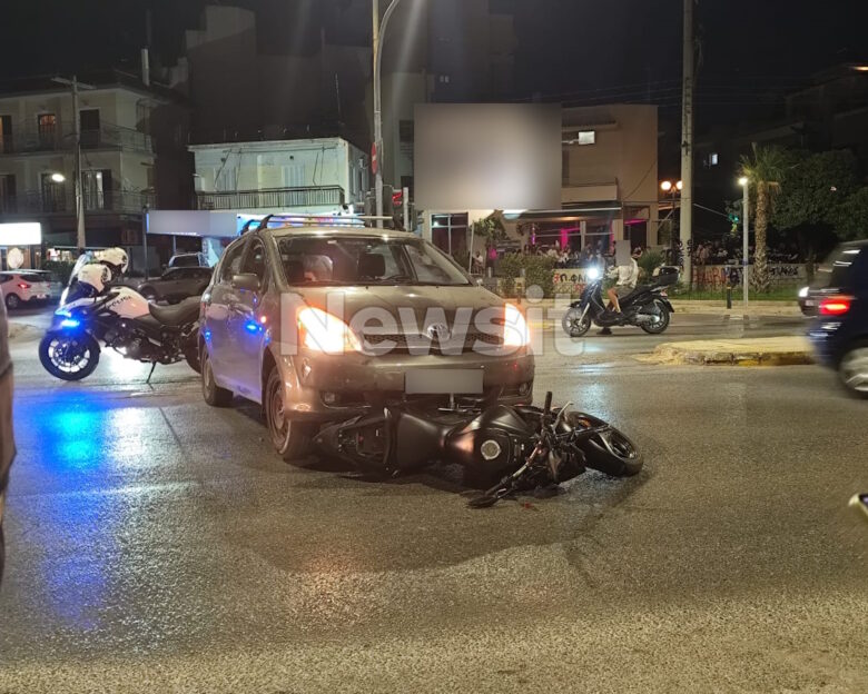 Τροχαίο με μηχανάκι και αυτοκίνητο στη λεωφόρο Αμφιθέας