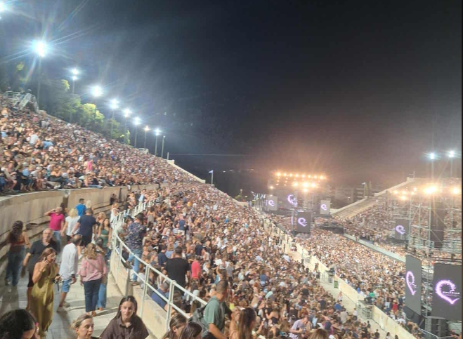 Ο κόσμος ήταν εκεί από νωρίς
