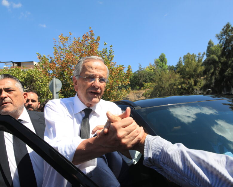 Λένα Σαμαρά: Οδύνη στο μνημόσυνο για τις 40 ημέρες από τον θάνατό της – Με δάκρυα στα μάτια της η μητέρα της, Γεωργία