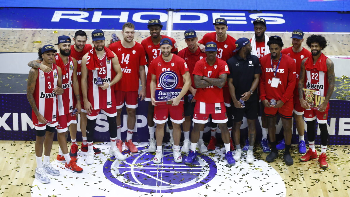 Η απονομή του Super Cup στον Ολυμπιακό (ΣΤΕΛΙΟΣ ΣΤΕΦΑΝΟΥ