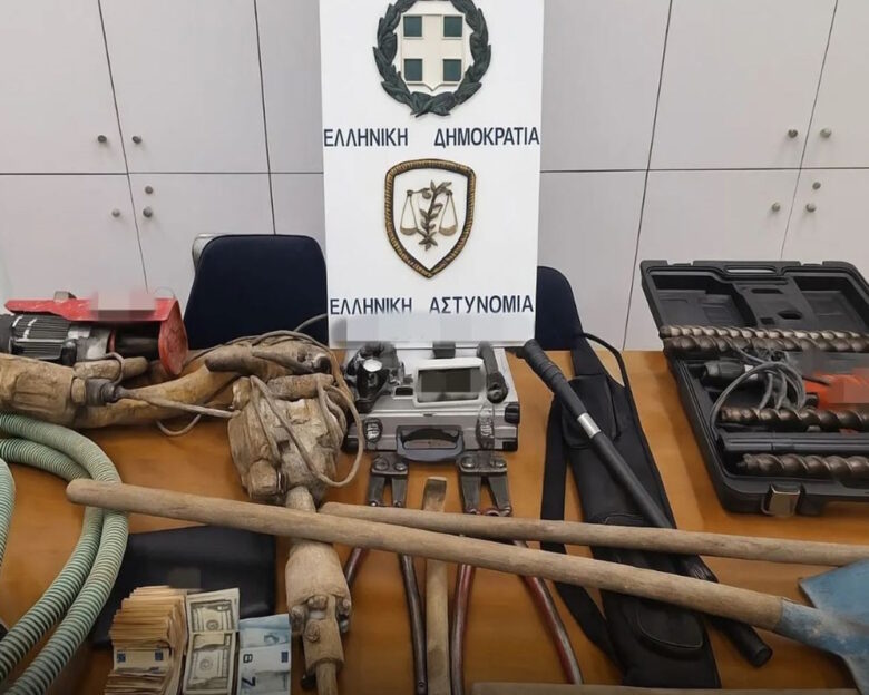 Φωκίδα: Συνελήφθησαν 2 αρχαιοκάπηλοι που άνοιξαν τούνελ βάθους 12 μέτρων – Έψαχναν αρχαία νομίσματα