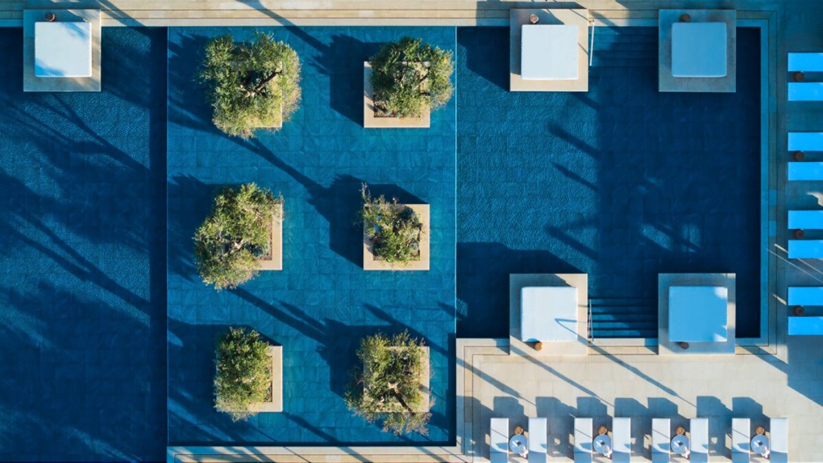 Avra bar: έρχεται το πιο πολυσυζητημένο pool party της σεζόν