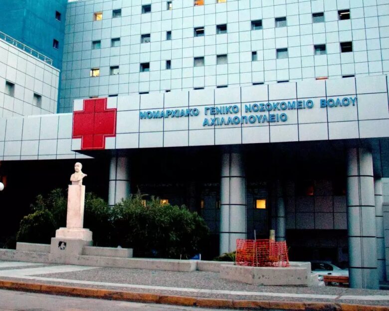 Βόλος: Νεκρός 20χρονος φοιτητής που έπεσε από φωταγωγό – Κατέρρευσαν στο νοσοκομείο οι γονείς του
