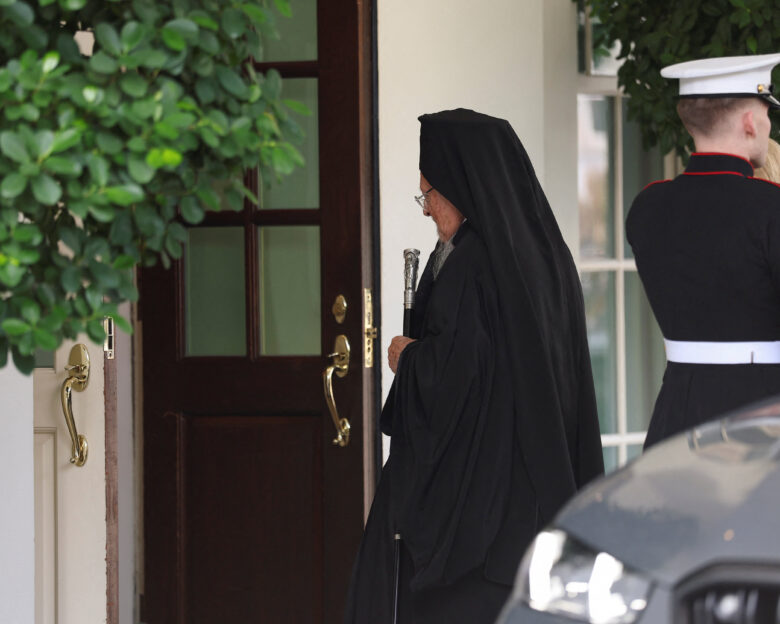 Ο Ντόναλντ Τραμπ υποδέχθηκε τον Πατριάρχη Βαρθολομαίο στον Λευκό Οίκο σε ιδιαίτερα συμβολικό κλίμα