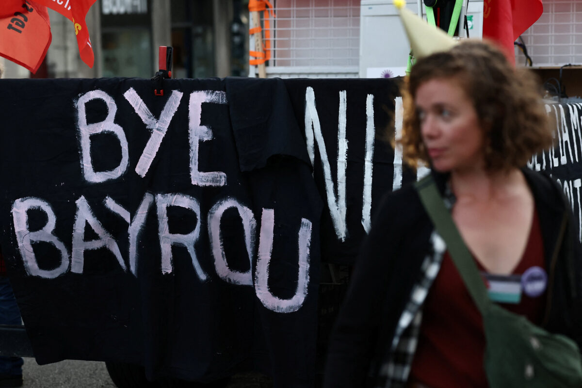 Διαδηλώτρια ενάντια στην κυβέρνηση Μπαϊρού