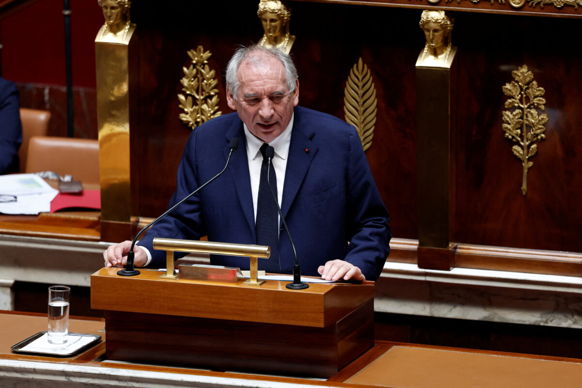 Ο Γάλλος πρωθυπουργός Φρανσουά Μπαϊρού απευθύνεται στην Εθνοσυνέλευση