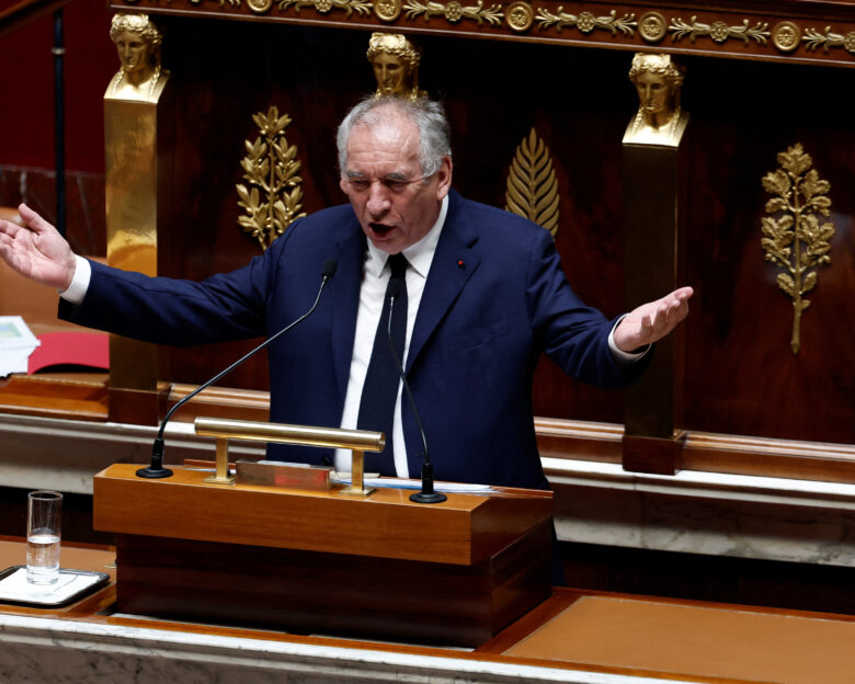 Πολιτική κρίση στη Γαλλία: «Η πτώση της κυβέρνησης είναι προαναγγελθείσα» λέει ο Φρανσουά Μπαϊρού, ολοκληρώνοντας την ομιλία του – Live η μάχη πριν από την ψήφο εμπιστοσύνης