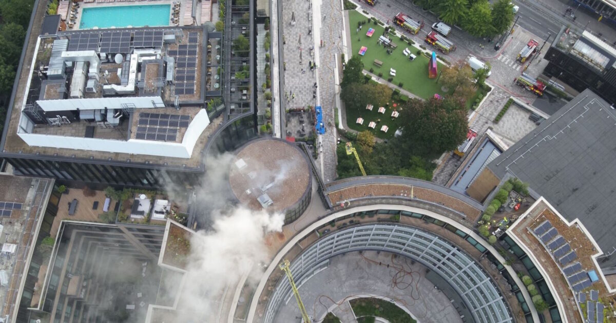 Fire at the former BBC headquarters in London: 100 firefighters fight with flames – shots from the point