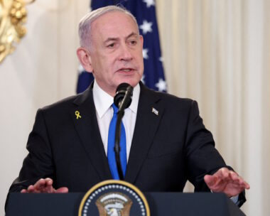 Ο Ισραηλινός πρωθυπουργός, Benjamin Netanyahu στη διάρκεια της κοινής συνέντευξης Τύπου με τον Αμερικανό Πρόεδρο, Donald Trump στον Λευκό Οίκο