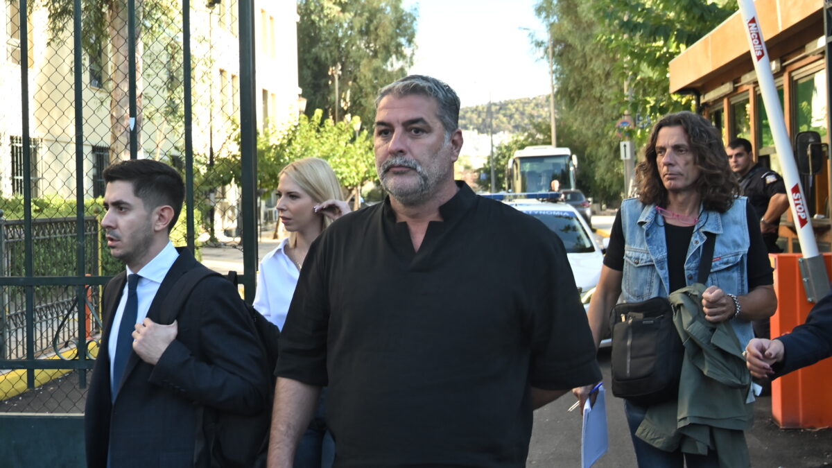 Ο Βασίλης Μπισμπίκης