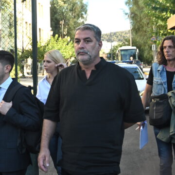 Ο Βασίλης Μπισμπίκης