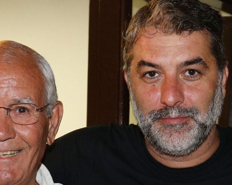 Βασίλης Μπισμπίκης: Ο πατέρας του «σπάει» τη σιωπή του – «Το παιδί μου με ενδιαφέρει ότι είναι καλά και δεν χτύπησε άνθρωπο»