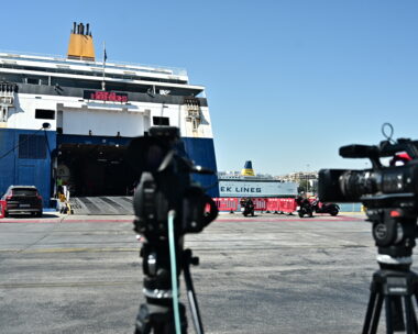 Το πλοίο "Blue Star Chios" δεμένο στο λιμάνι του Πειραιά,