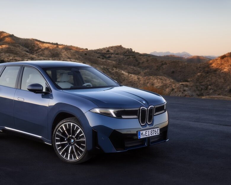 BMW: Η νέα BMW iX3 ξυπνά μνήμες και οδηγεί σε μια νέα εποχή