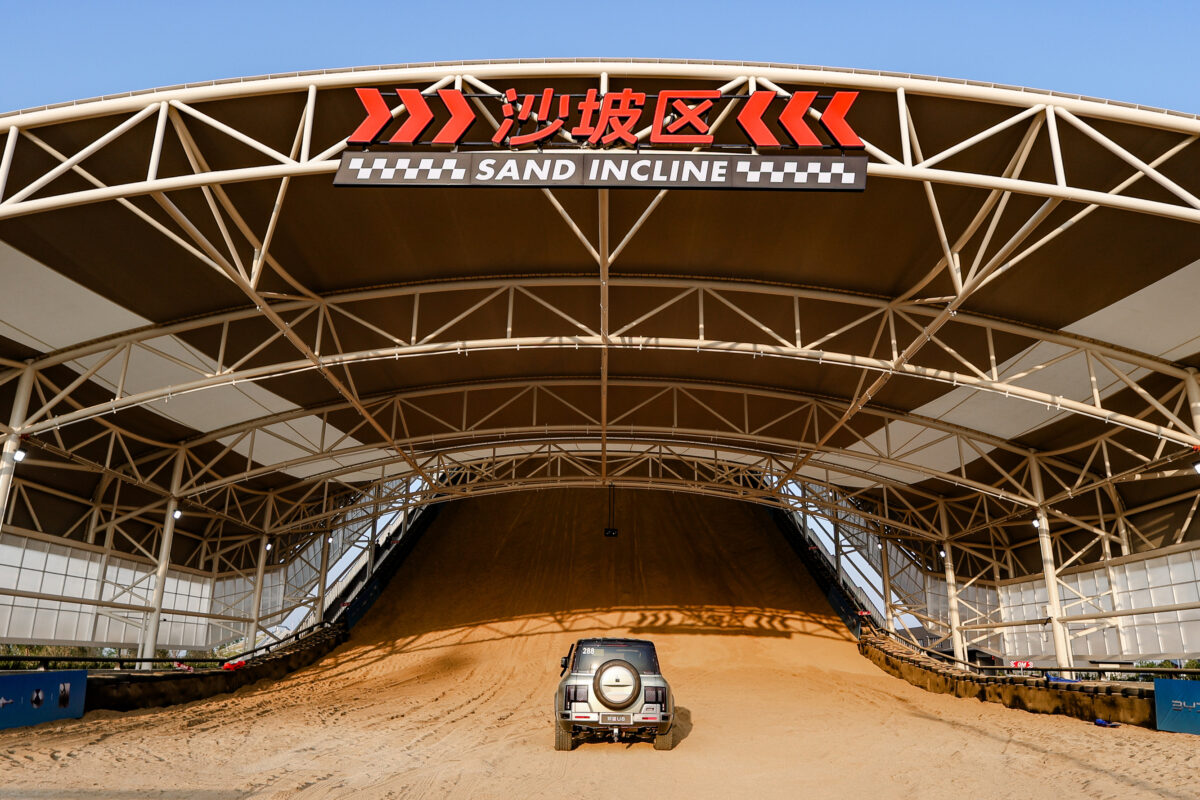 byd-sand-incline