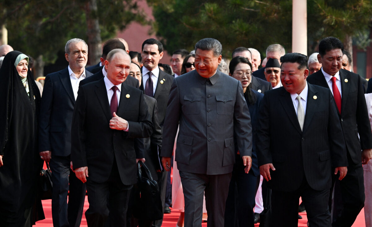 Xi Jing, Vladimir Putin and Kim Jong Un during the military parade in Beijing
