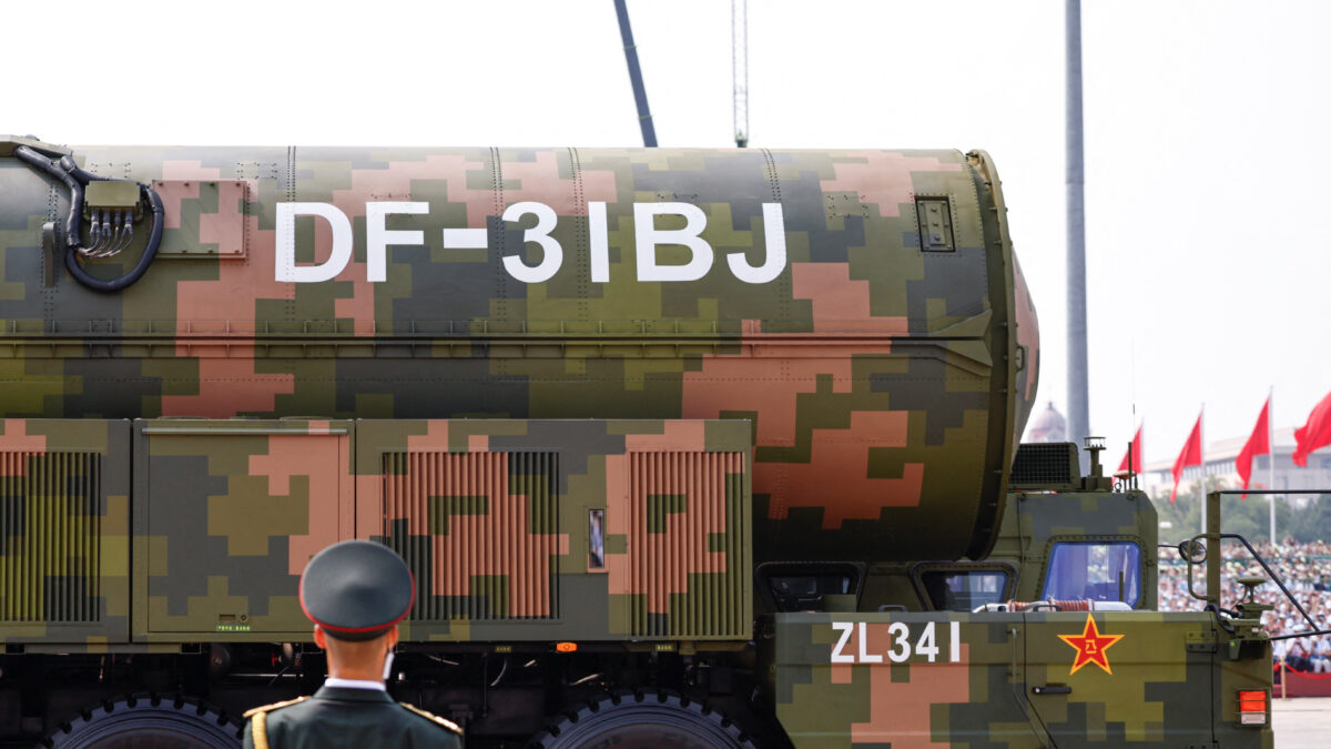 Ο πυρηνικός πύραυλος DF-31BJ κατά τη διάρκεια της στρατιωτικής παρέλασης στο Πεκίνο