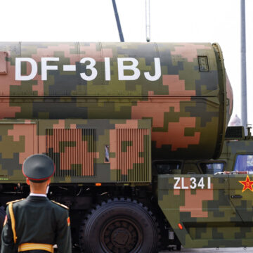 Ο πυρηνικός πύραυλος DF-31BJ κατά τη διάρκεια της στρατιωτικής παρέλασης στο Πεκίνο