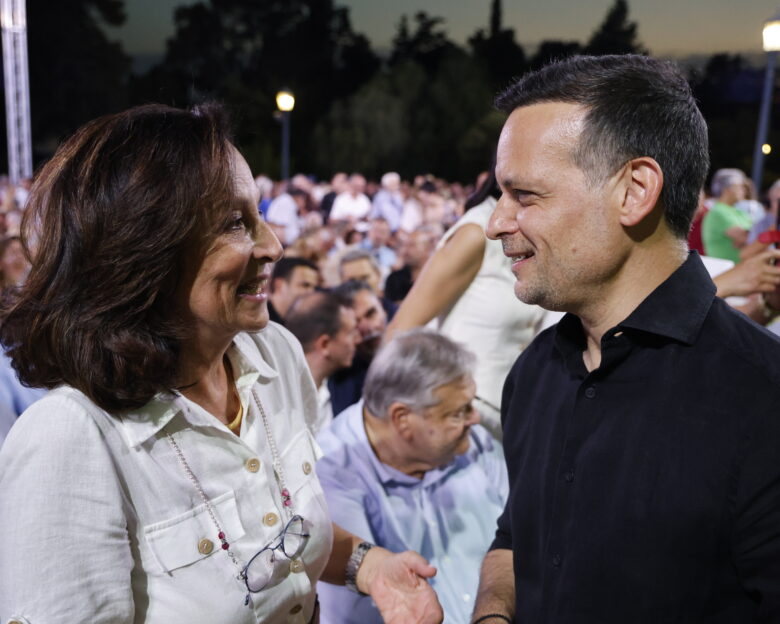 Νέες φουρτούνες στο ΠΑΣΟΚ μετά τις δηλώσεις των δελφίνων