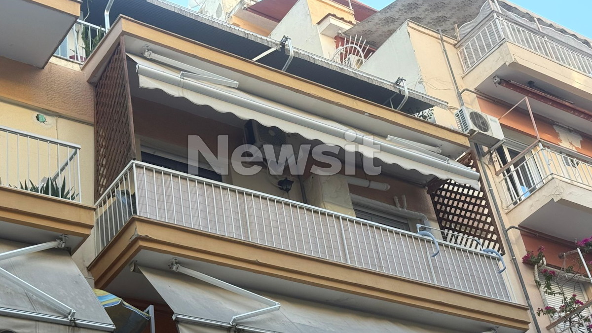 Το διασμέρισμα στη Χαριλάου όπου εκτυλίχθηκε η δολοφονία της 59χρονης