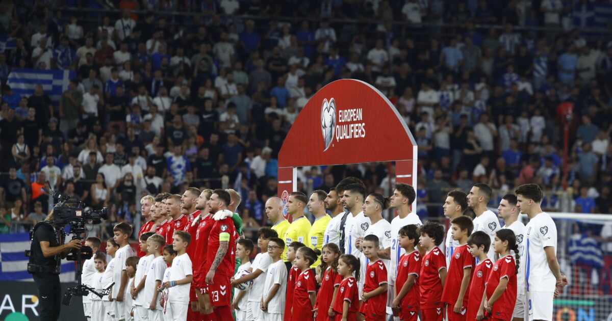 Greece – Denmark: Shocking atmosphere by 30,000 fans at the start of the match