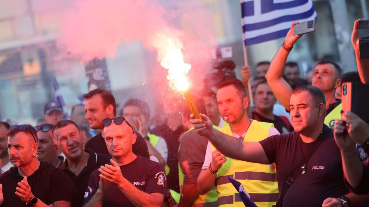 Συγκέντρωση και πορεία διαμαρτυρίας των ενστόλων στη Θεσσαλονίκη