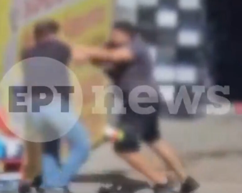 Νέα Φιλαδέλφεια: Βίντεο με άγριο ξυλοδαρμό οδηγών – Τσακώθηκαν για την προτεραιότητα σε φανάρι