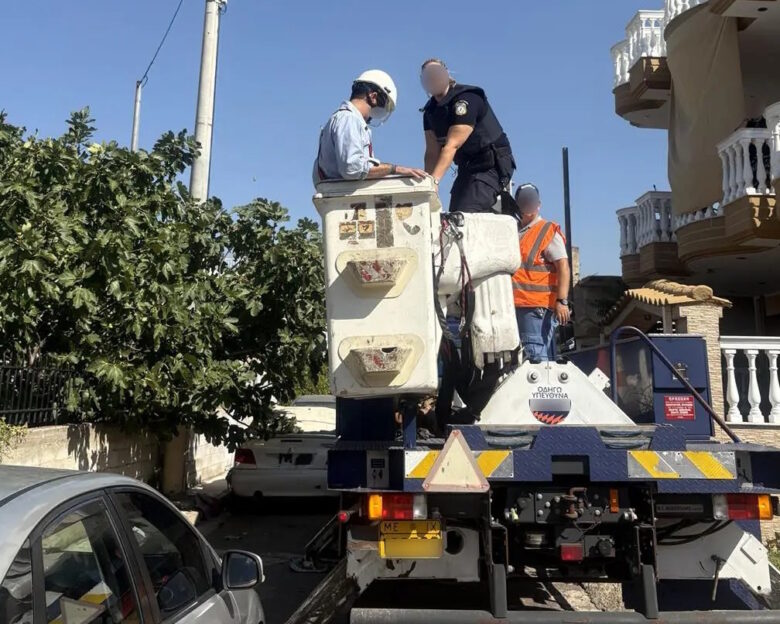 Μενίδι: 10 συλλήψεις μετά από αστυνομική επιχείρηση σε οικισμούς – Ξηλώθηκαν καλώδια παράνομης ηλεκτροδότησης