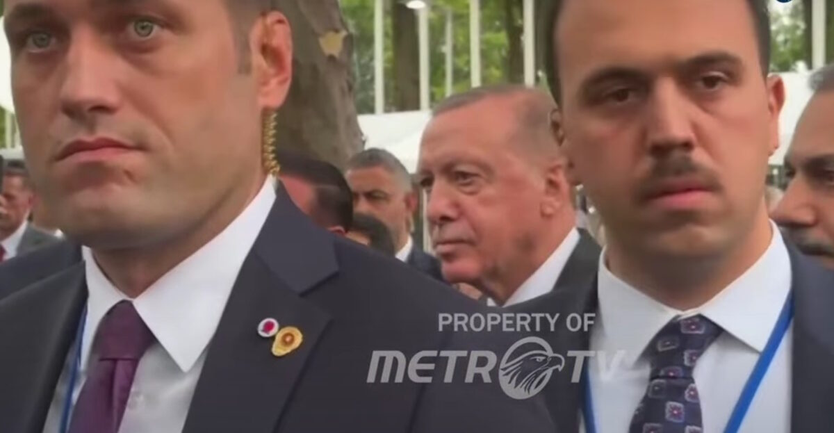 Ο Ρετζέπ Ταγίπ Ερντογάν περιμένει να περάσει ο Τραμπ