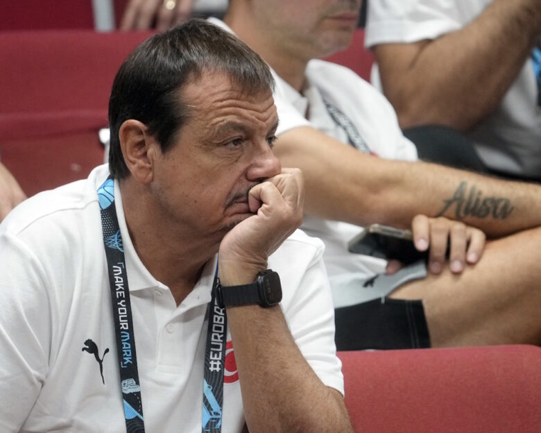 Αταμάν ενόψει του Ελλάδα – Τουρκία: Οι διαιτητές να δίνουν φάουλ χωρίς να κοιτάζουν ονόματα, εδώ που φτάσαμε θέλουμε την κούπα
