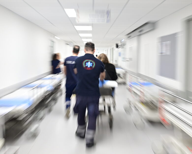 Σύστημα Υγείας: Πέντε Έλληνες επιστήμονες «χτυπούν καμπανάκι» και προτείνουν λύσεις