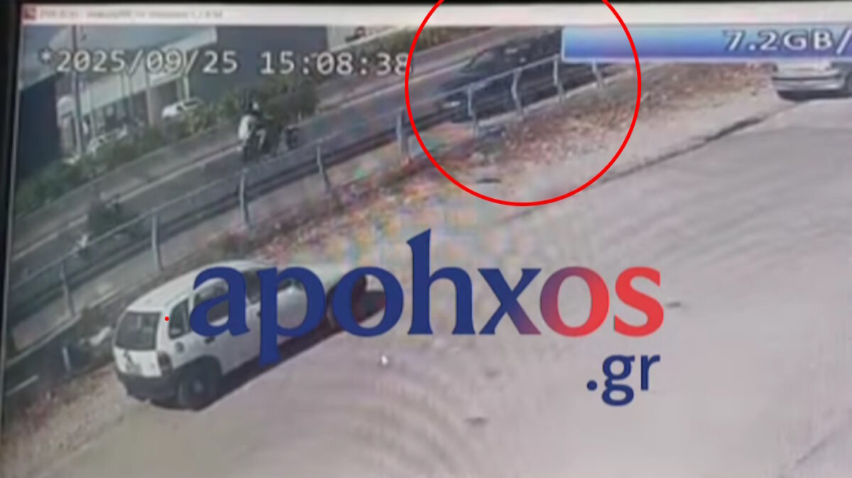 Όχημα κινείται ανάποδα στην Πατρών - Αθηνών